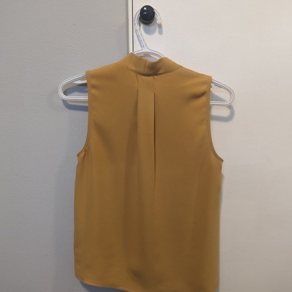 Aritzia Babaton shirt - Picture 4 of 4